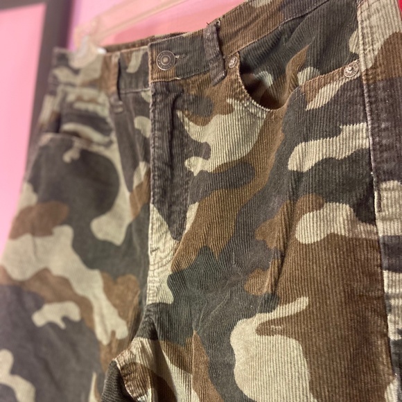 American Eagle Corduroy Camouflage Super Stretch Pants Women’s Size Regular 8 - Picture 3 of 4